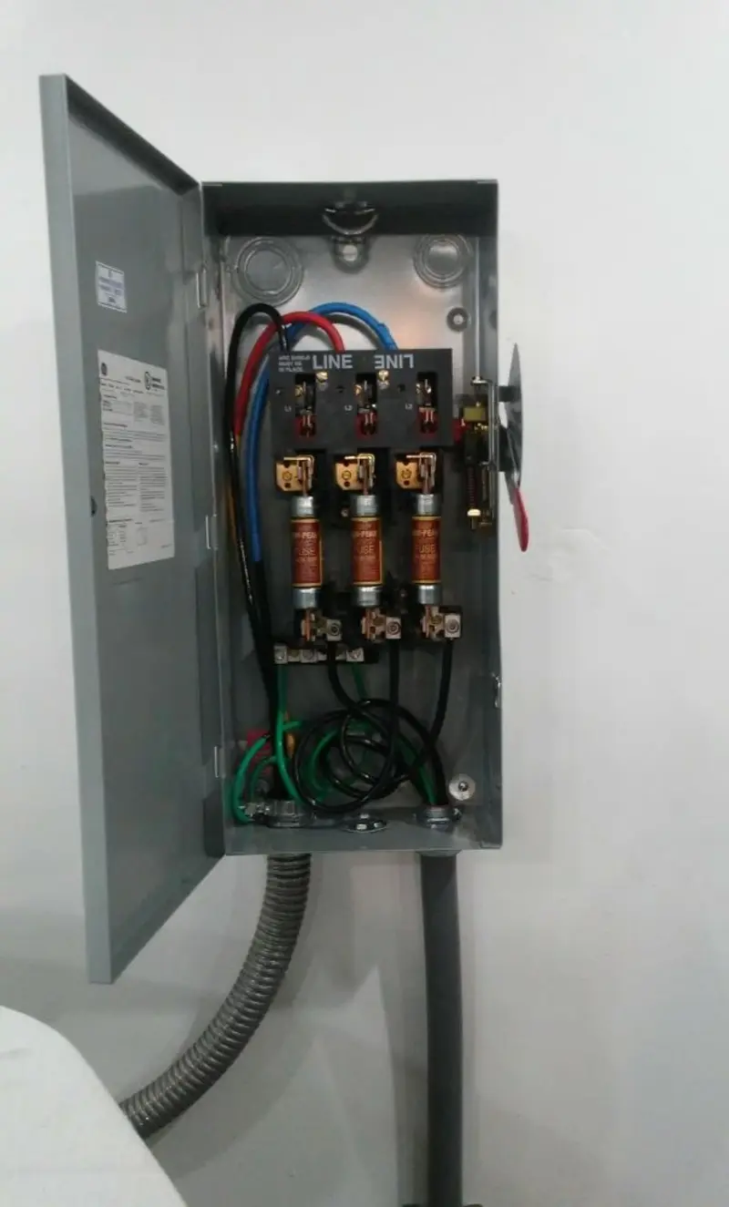 Three-phase disconnect switch installed for Electrical Wiring & Rewiring in Union Gap